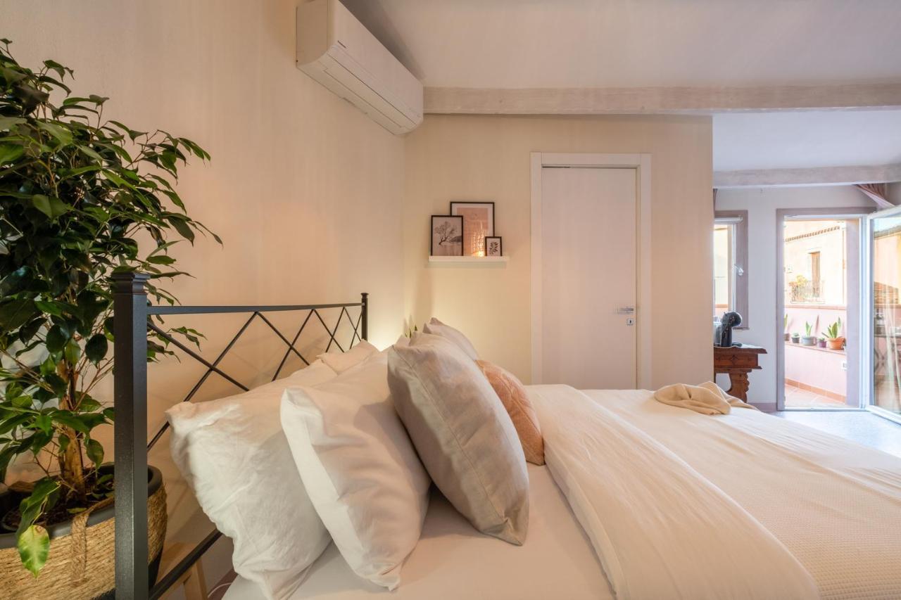 Dimora Sant'Ignazio Guest House Боса Экстерьер фото