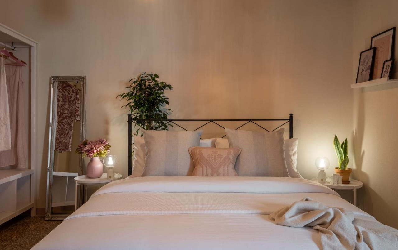 Dimora Sant'Ignazio Guest House Боса Экстерьер фото