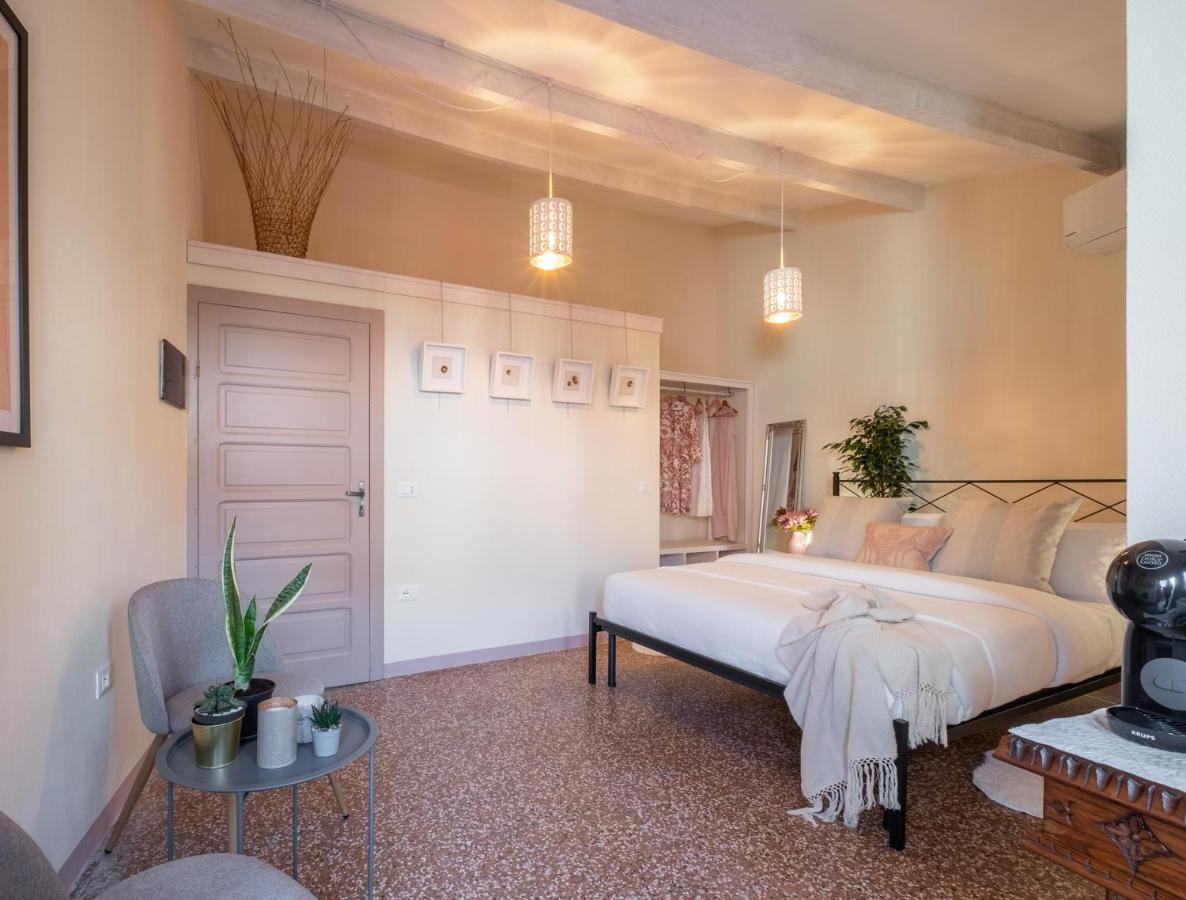 Dimora Sant'Ignazio Guest House Боса Экстерьер фото